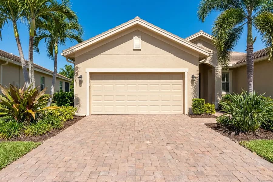 Garage Door services in Florida