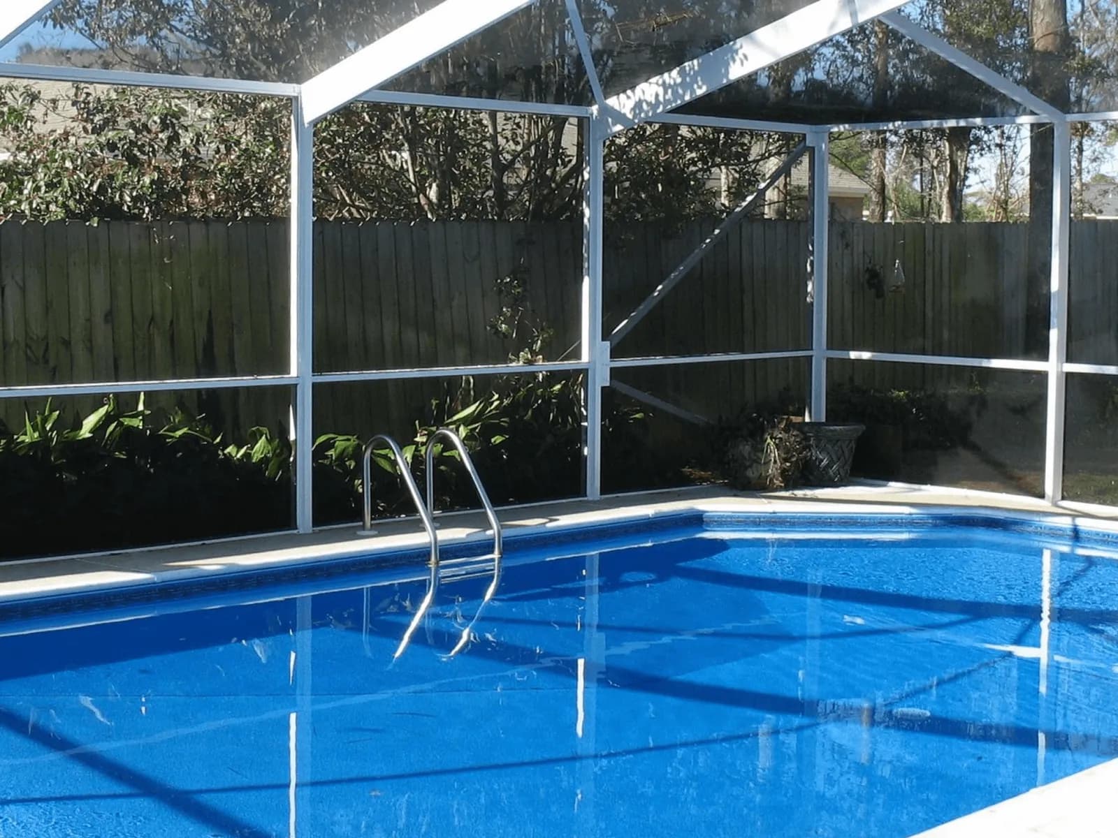 Brothers Pool Screen